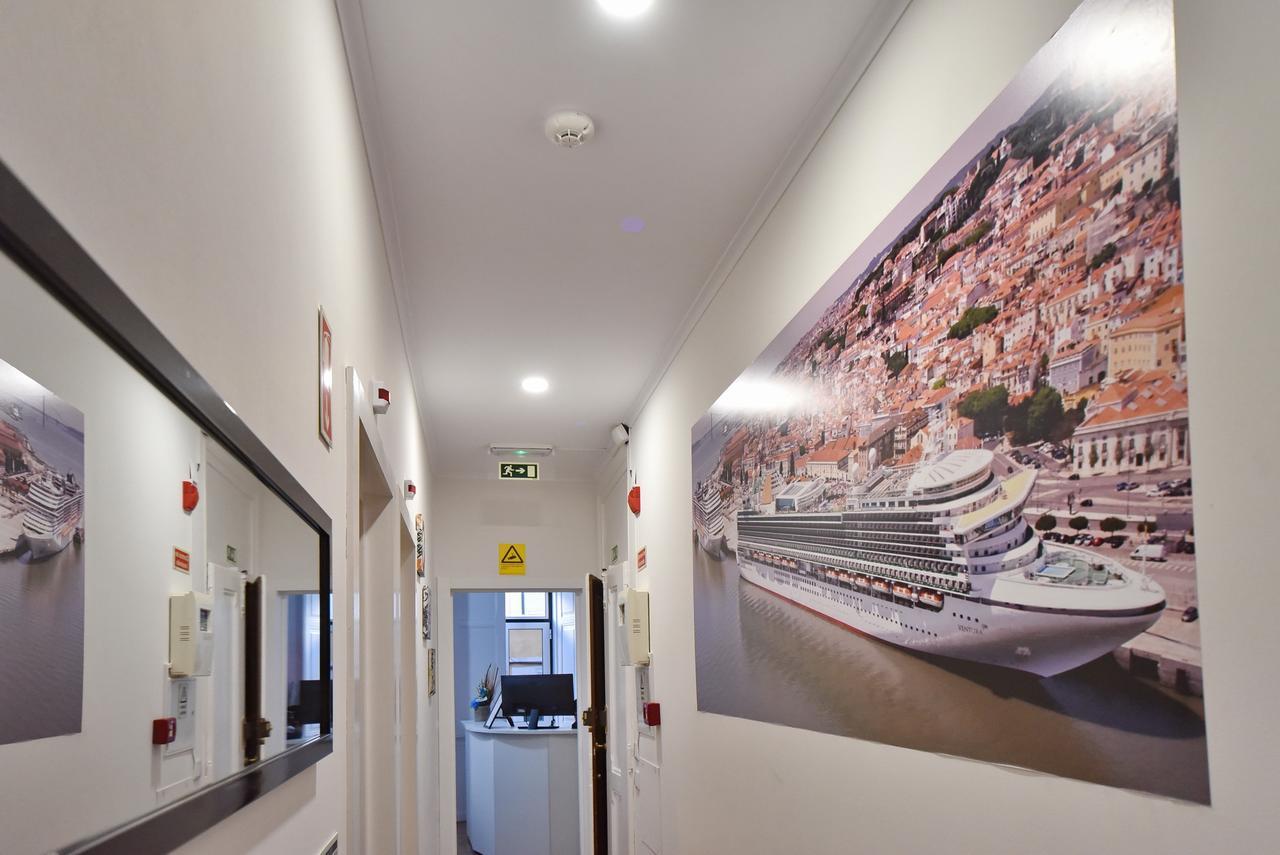 Train Lisbon Hostel Extérieur photo